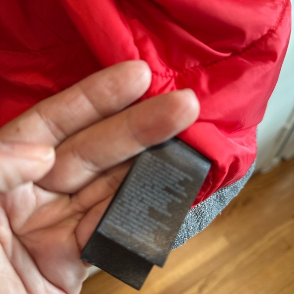 The North Face Vibrant Red Jacket - Picture 5 of 11